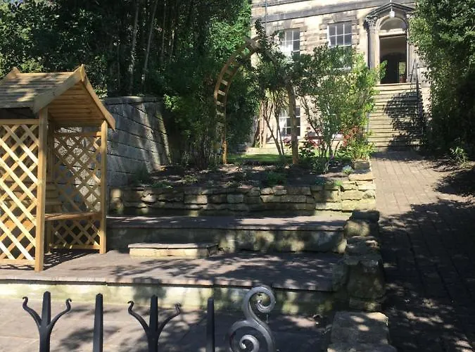 Georgian Townhouse - Garden Oasis Whitby